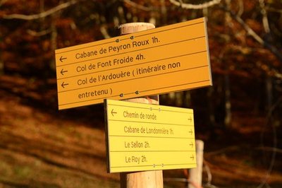 Signalétique du sentier menant au col de Font Froide